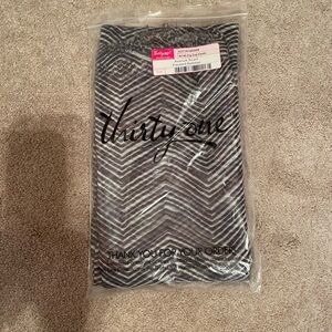 thirty-one avenue scarf zig zag zoom NWT